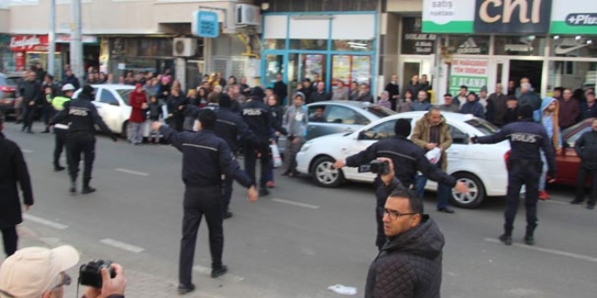 Polis linçten zor kurtardı... Annesi gözyaşlarına boğuldu