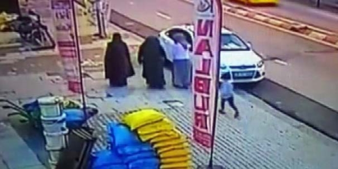 Üzerinde büyü var dediler 20 bin lirasını çaldılar