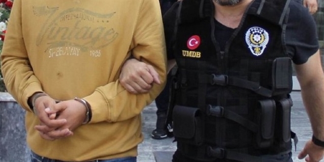 FETÖ'den aranan üsteğmen, sınır kapısında yakalandı