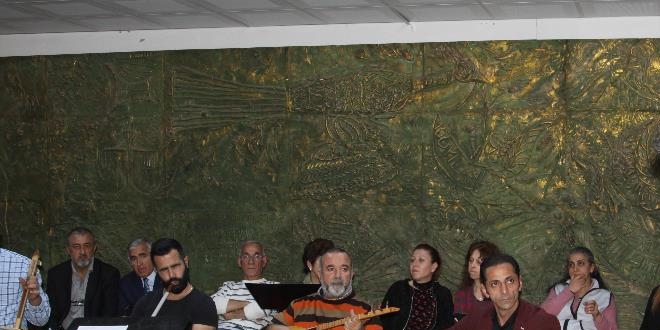 Gündüz tamirci, gece solist