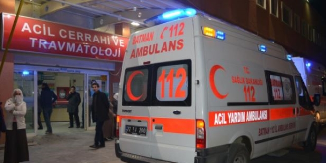 Üzerine televizyon düşen 4 yaşındaki çocuk ağır yaralandı