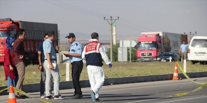 Öğrenciye çarpan sürücüyü, koruma polisi gözaltına aldı