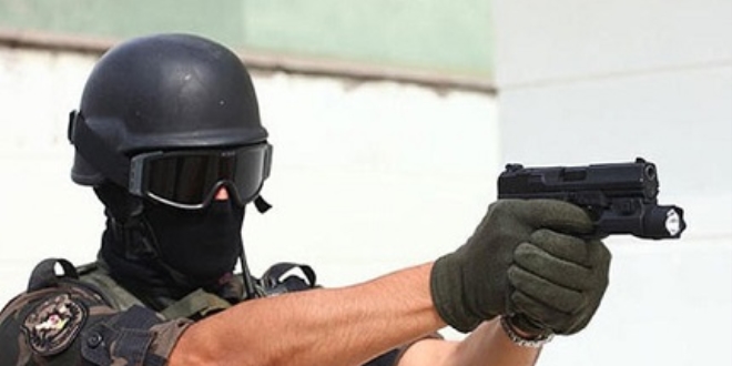 Özel harekatçı, görevlilere kurşun yağdırdı