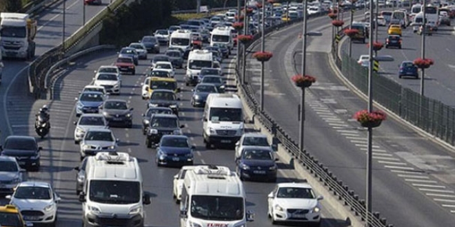 'Zorunlu trafik sigortası primlerini yüzde 28 düşürdük'