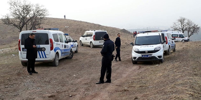 Avukat, ağaca asılı olarak bulundu
