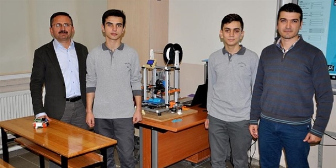 Robot için yola çıktılar üç boyutlu yazıcı ürettiler