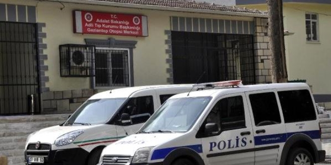 Parka bırakılan bebek cesedine ilişkin 3 kişi gözaltında