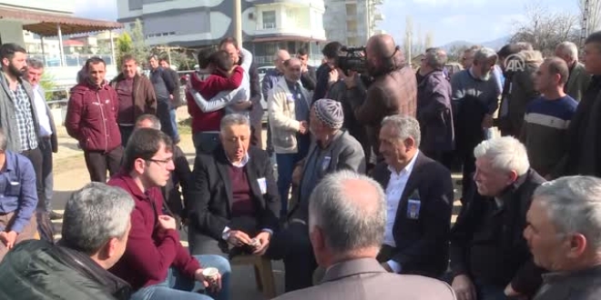 Şehit öğretmen için okul önünde anma töreni düzenlendi