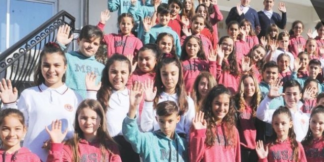 Bin 400 öğrencili okulda 30 ikiz ve 1 üçüz var