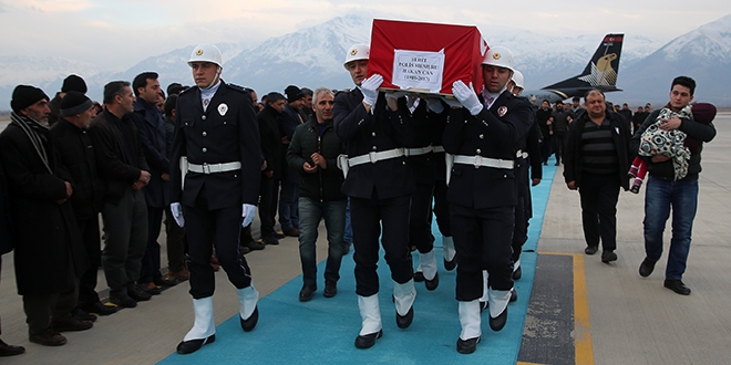 Şehit polis memuru Can, baba ocağına getirildi