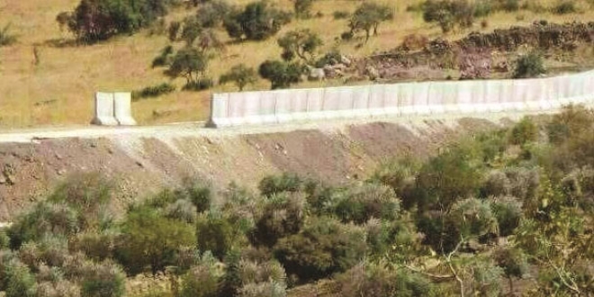 Suriye sınırı duvarı büyük araç geçişleri için kaldırıldı