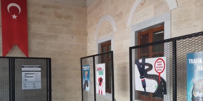 'Trafik işaretleri' sanatsal sergide tanıtıldı