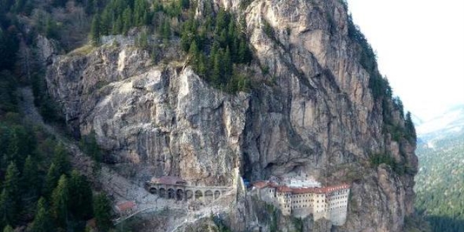 Trabzon'da keşfedildi... Gizli geçitle ulaşılıyor