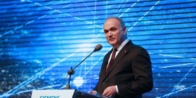 Özlü: Türkiye'yi baskı altına almaya çalışanlar, yanlış yapıyor