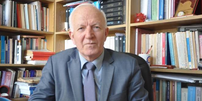 KHK ile ihraç edilen profesörün yargılaması başladı