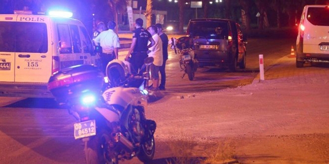 Kamyonetin çarptığı üniversite öğrencisi ağır yaralandı