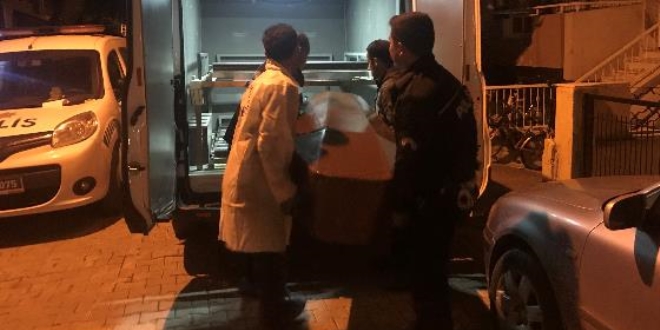 Emekli albay evinde ölü bulundu
