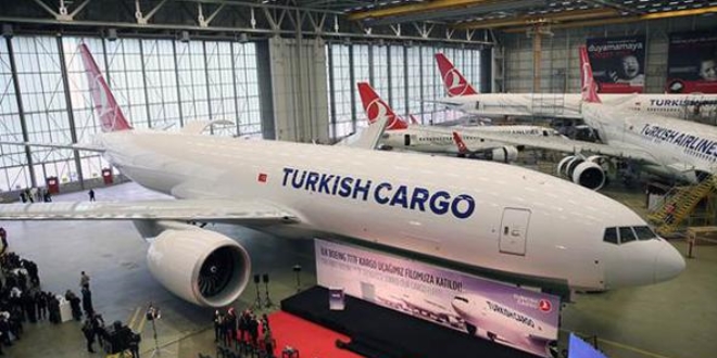 THY'nin yeni kargo uçağı İstanbul'da