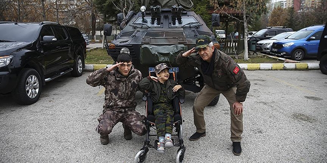 Özel harekata 'özel' ziyaret