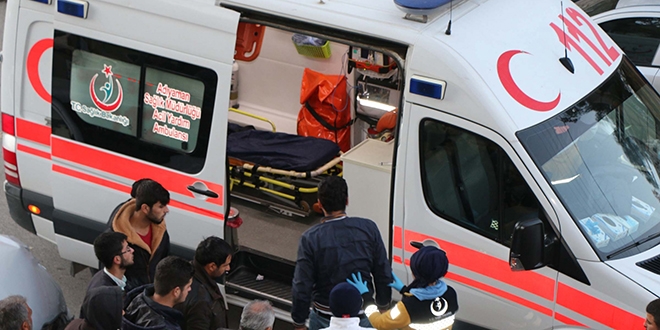 Adıyaman'da iki otomobil çarpıştı: 8 yaralı