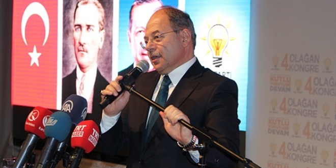 'Tiyatronun figüranları FETÖ tarafından besleniyor'