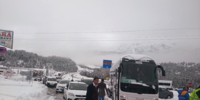 Ulaşıma kapanan Seydişehir-Antalya karayolu açıldı