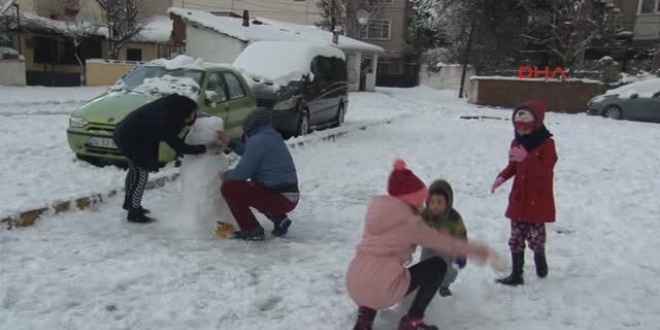 Karın keyfini çocuklar çıkardı