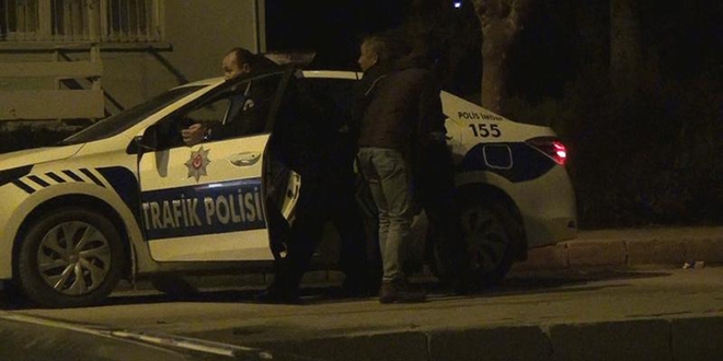 'Dur' ihtarına uymayan araçtan uzun namlulu silah çıktı