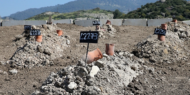 Bombacı kadın terörist kimsesizler mezarlığına gömüldü