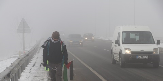 İstanbul'dan Kudüs'e yürüyor