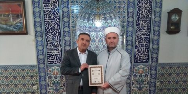İmam, 57 yaşında hafız oldu