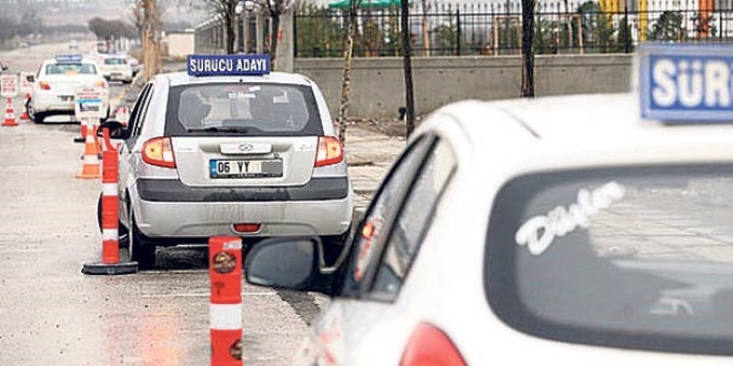 Ehliyet sınav başarısı yüzde 52'ye geriledi
