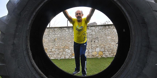 Gençlere örnek olmak için 45 yıldır koşuyor