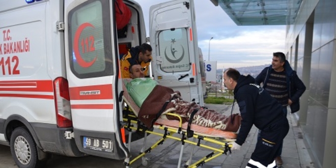 Tekirdağ'da depoya düşen işçiyi itfaiye kurtardı