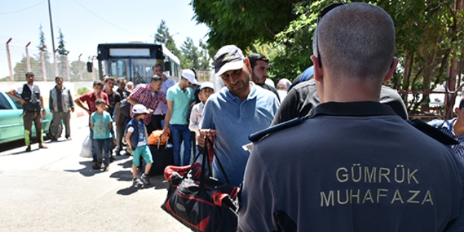 Suriyelilerin Türkiye'ye dönüş süreleri sona erdi