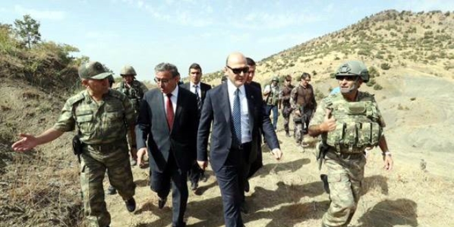Bakan Soylu, Şırnak'ta asklerlerle bir araya geldi
