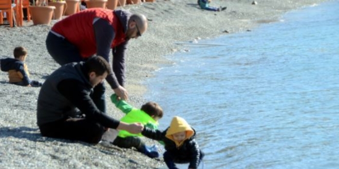 Yılın son gününde güneşin tadını çıkardılar