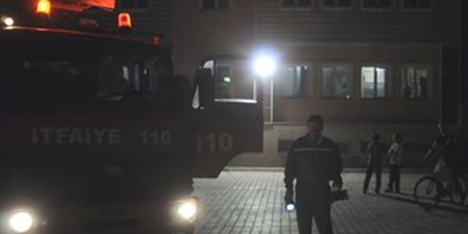 Tekeri patlayan araç bomba paniğine neden oldu