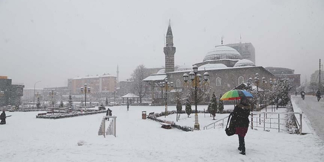 Doğu Anadolu'da kar yağışı etkili oluyor
