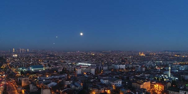 'Süper Ay' İstanbul semalarında