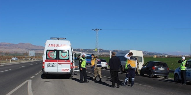 Adyaman'da ambulans ile otomobil arpt: 2 yaral