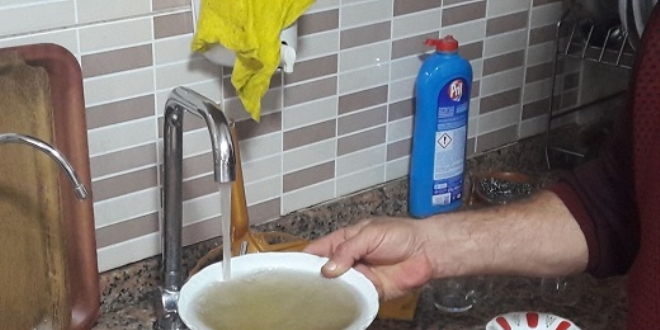 Çeşmeden su yerine çamur aktı