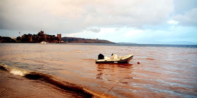 Bodrum'da deniz bu hale geldi