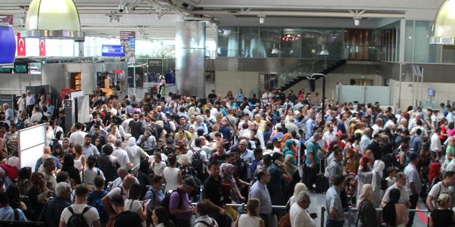 İstanbul havalimanlarını 95 milyon yolcu kullandı