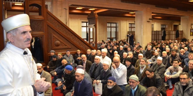 Müftülük çağrı yaptı, cemaat 350 yetimin eğitimini üstlendi