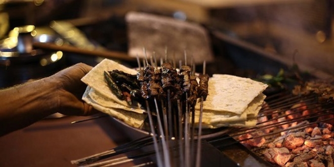 Kebap diyarı Şanlıurfa'da, ustalar ciğer bulmakta zorlanıyor
