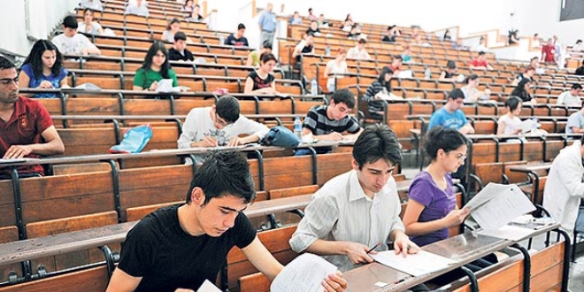 ÖSYM, sınavda ev anahtarı ve otobüs kartına izin verecek