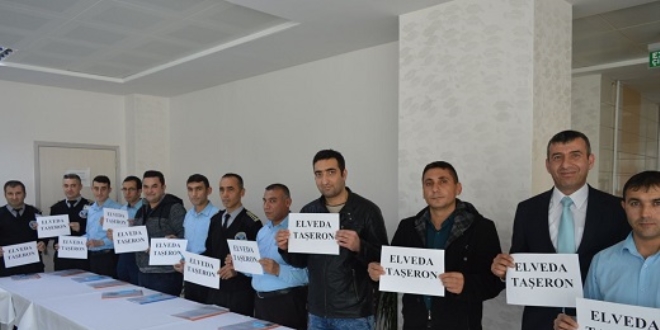 'Elveda taşeron' yazılı dövizlerle başvuru yaptılar
