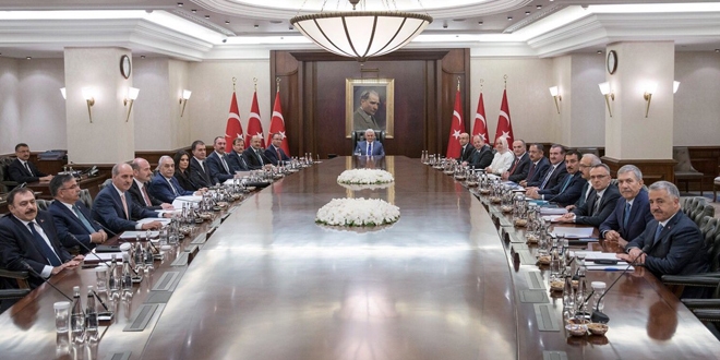 262 kişi ihraç edildi, 1.826 kişi görevine iade edildi