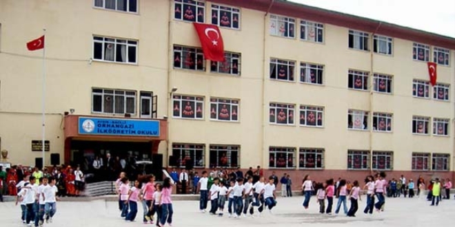 Denizli'de Denizli'de öğretmen öğrencisinden sikayetçi oldu